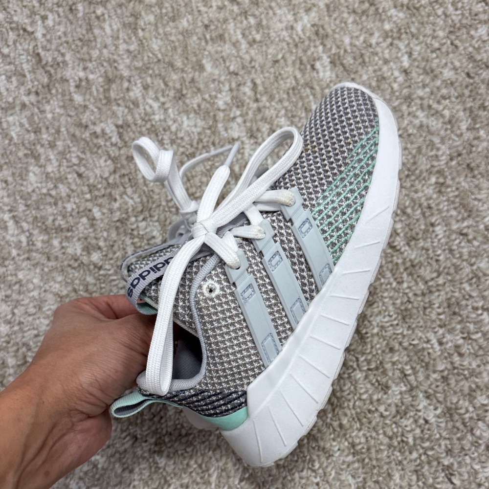 Adidas Kids Sneakers in Gray and Mint